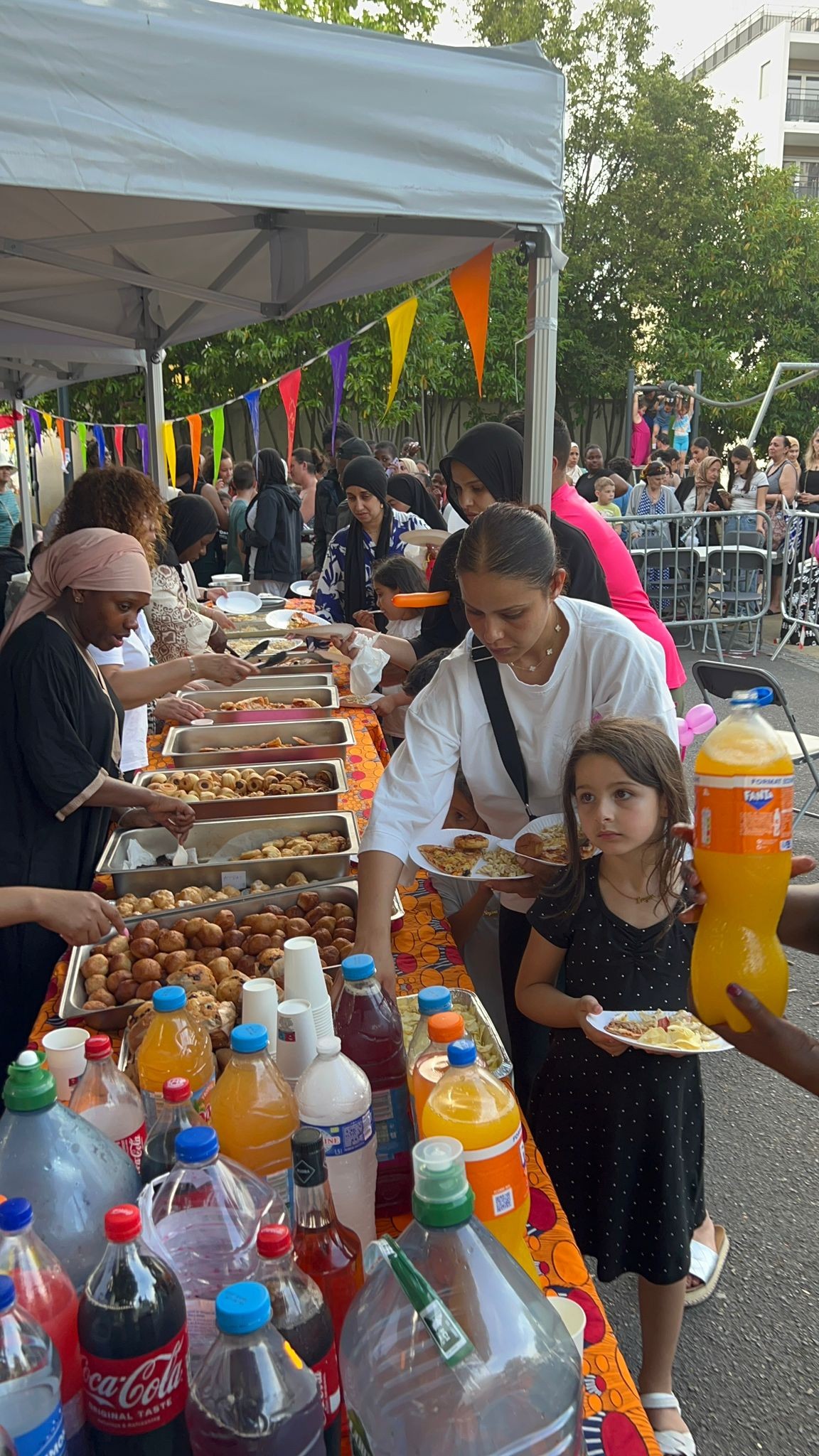 Fete des voisins a romainville bas pays 21 