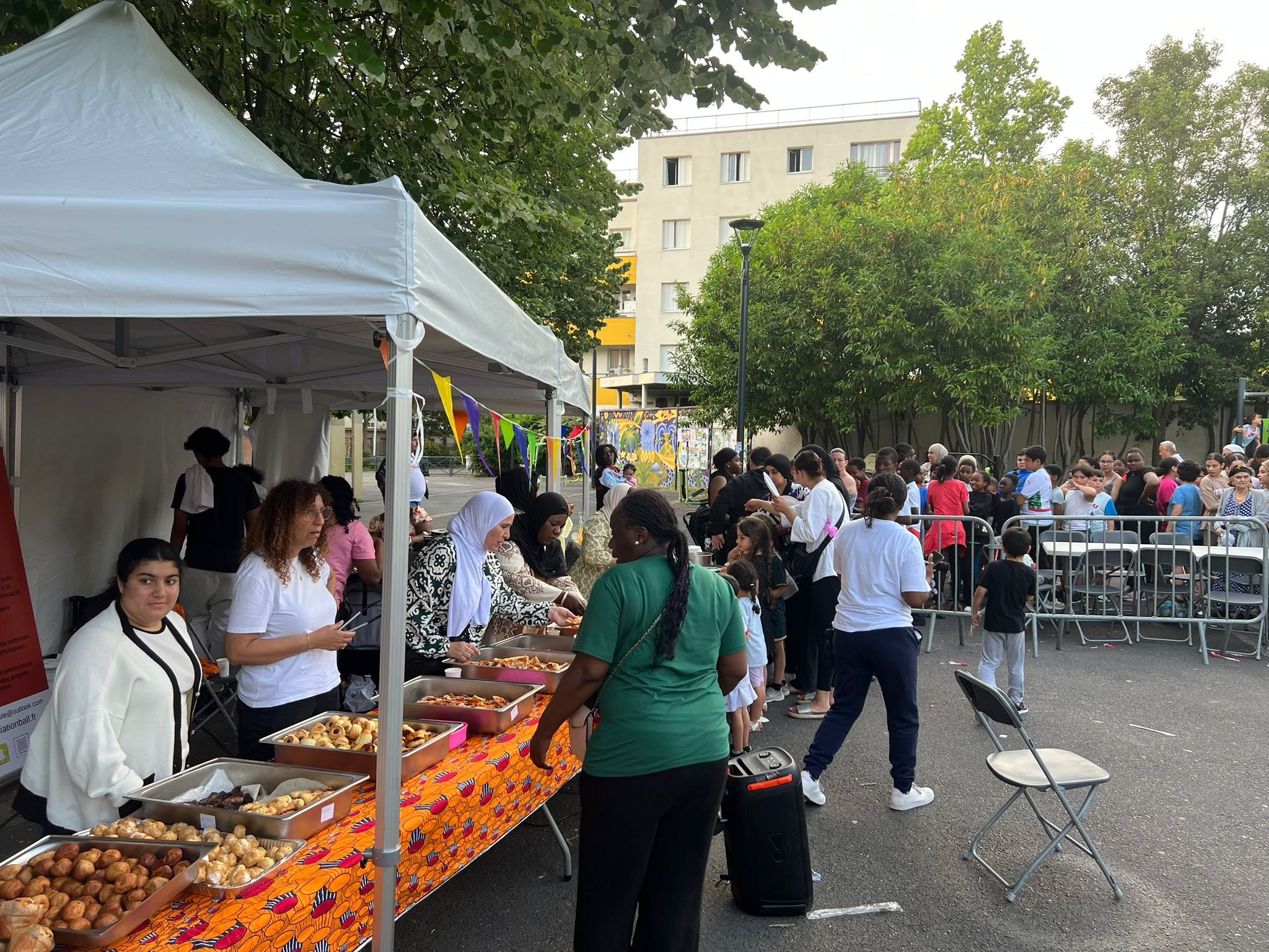 Fete des voisins a romainville bas pays 23 