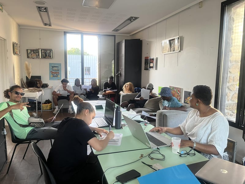 Volontaires et bénévoles participant à une action Bal’L